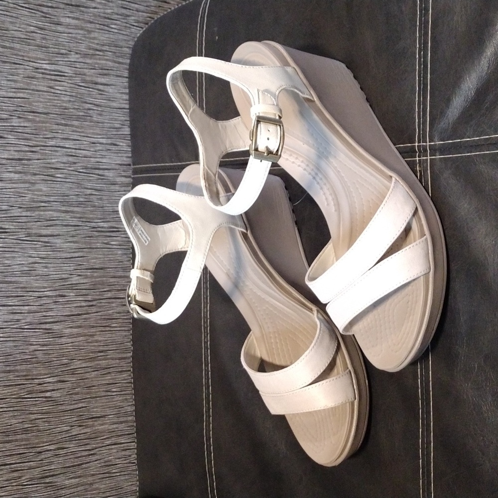 CROCS Dual Comfort Canvas Toe Straps Wedge Faux Buckle Size w9